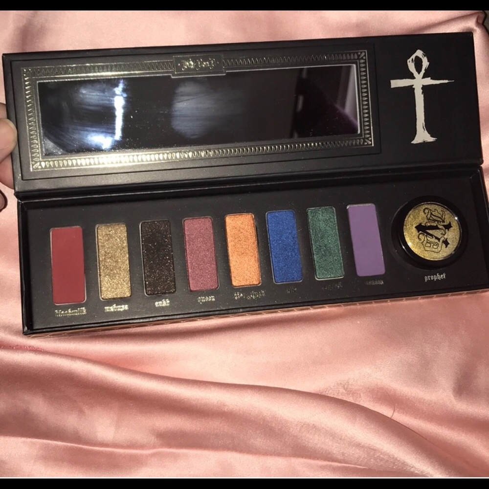 🖤Brand New Kat Von D Serpentina Pallet🖤